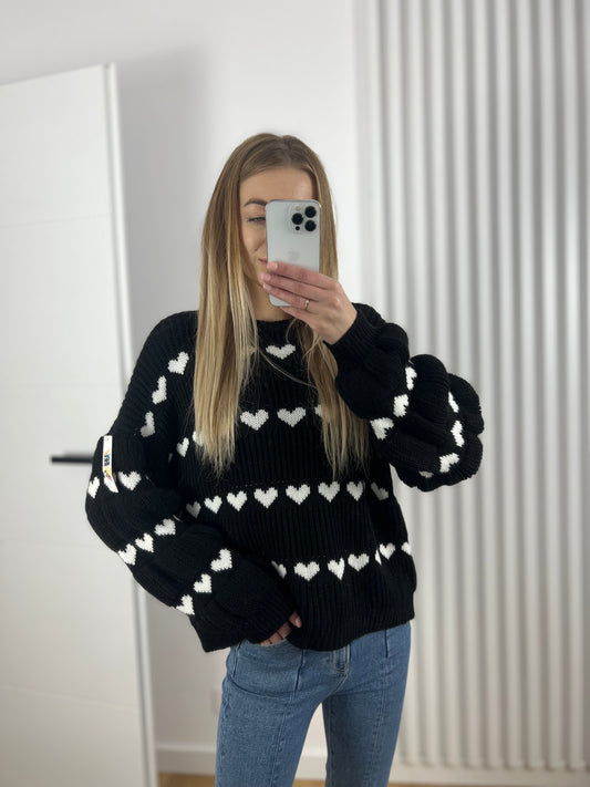 Sweter serduszka czarny